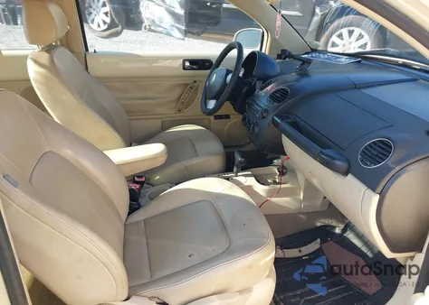 2007 Volkswagen New Beetle 2.5 из США, поврежденный, VIN 3VWRW31C57M521929